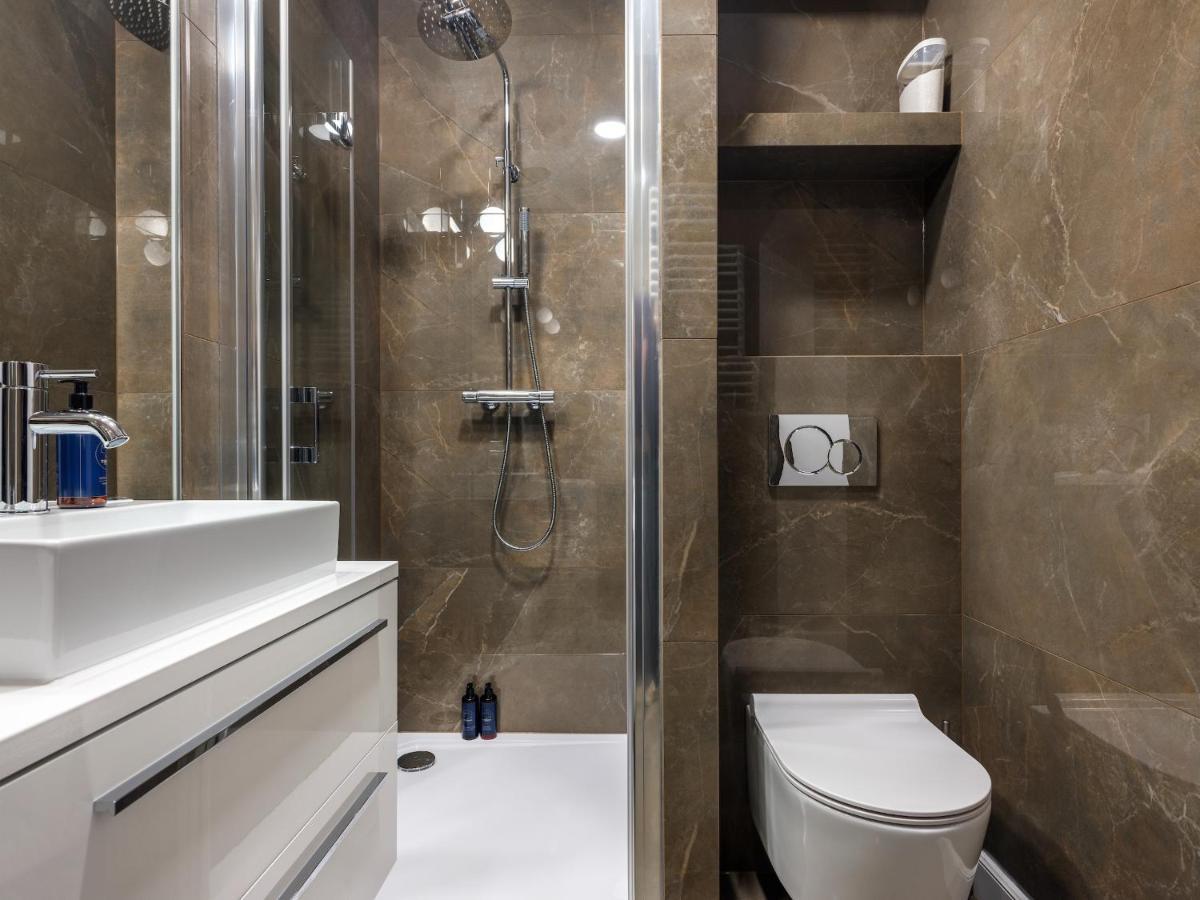 Tyzenhauz Rakowicka Street Apartment Krakow